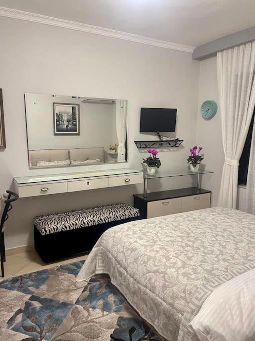 Nice Central Apartment In Tirana City Luaran gambar