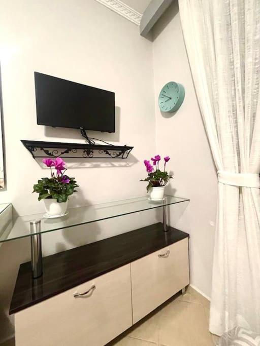 Nice Central Apartment In Tirana City Luaran gambar